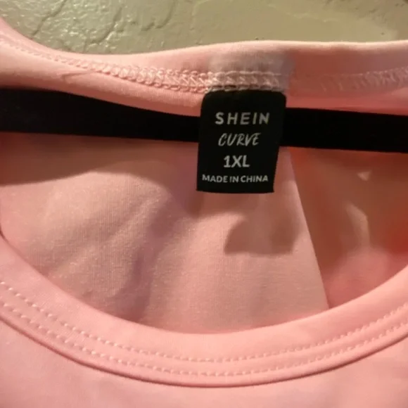 Pink Graphic Crop Top - Picture 4 of 4